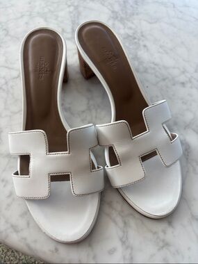 Hermes White Leather H‑Cut Slide Mules with Tan Footbed